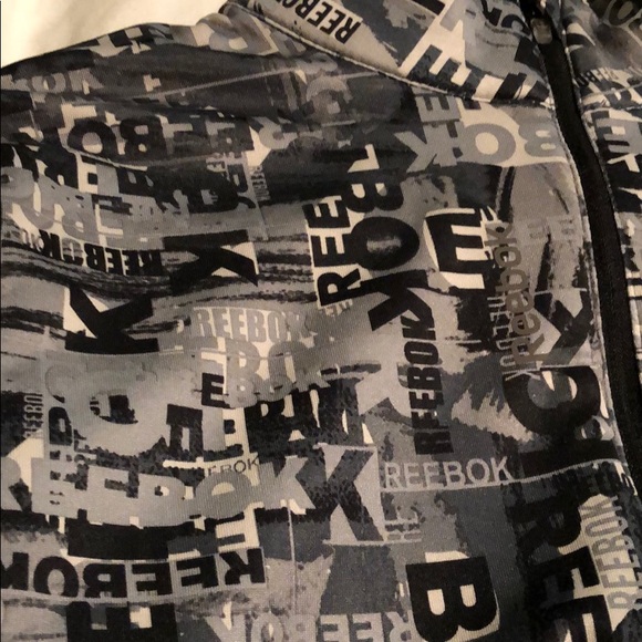 Reebok pullover - Picture 2 of 2